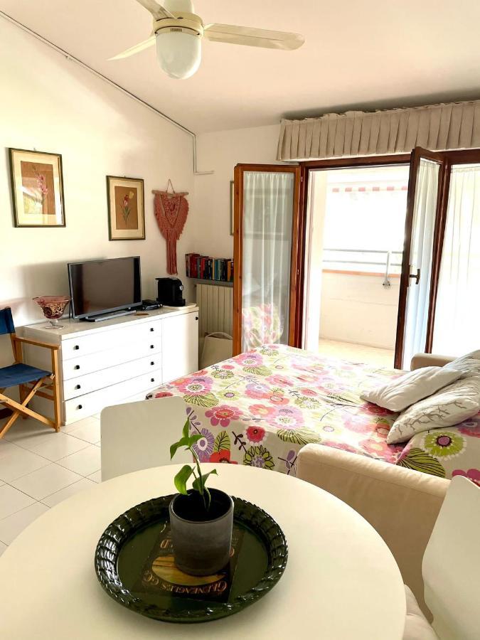 Giulia'S Apartment Βιαρέτζιο Εξωτερικό φωτογραφία